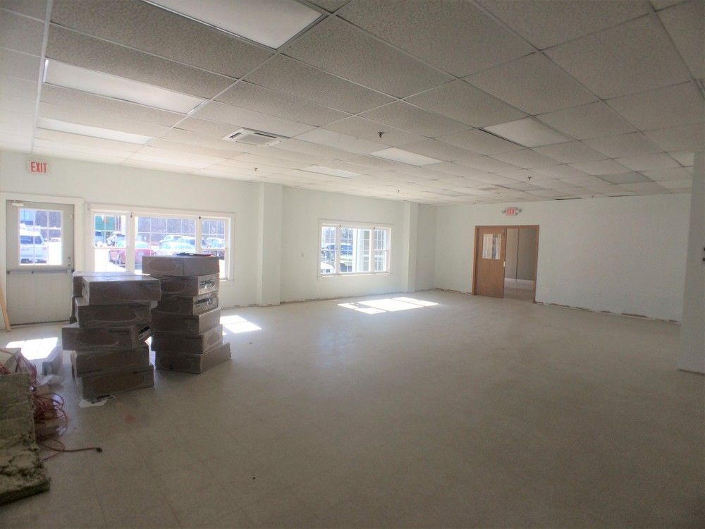 Landmark Hill Square Unit 4: 518 Us Hwy 1, Kittery, ME 03904